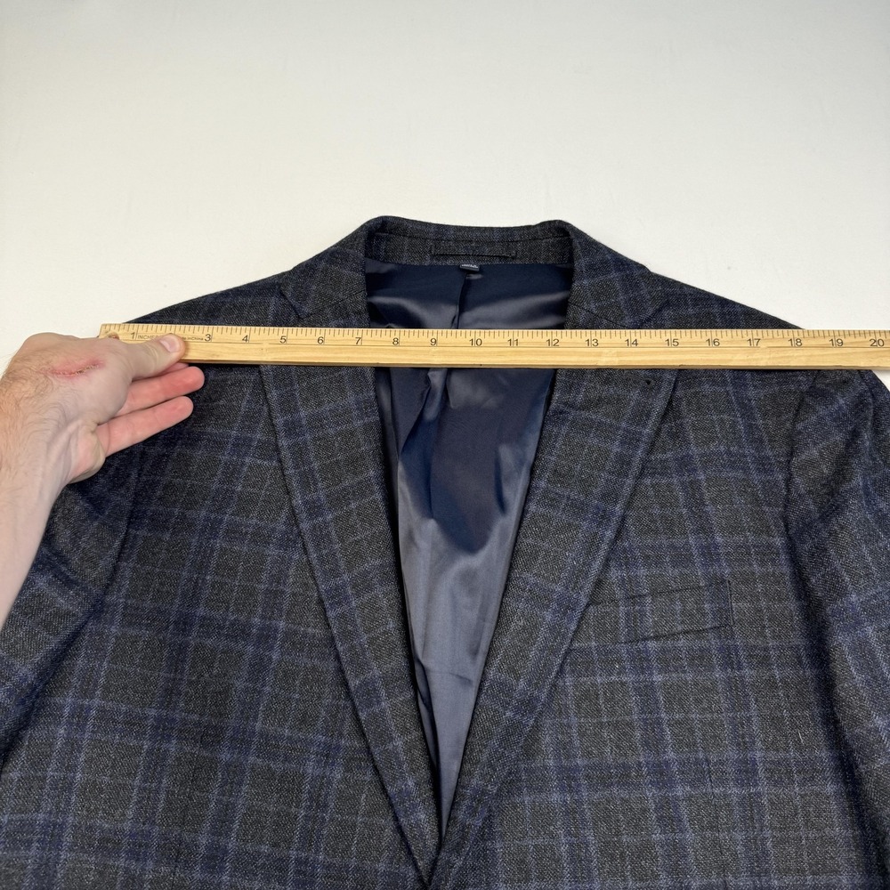 Jos A Bank Sport Coat Mens 44 Gray Blue Plaid Wool Tailored Fit Two Button - Picture 4 of 11